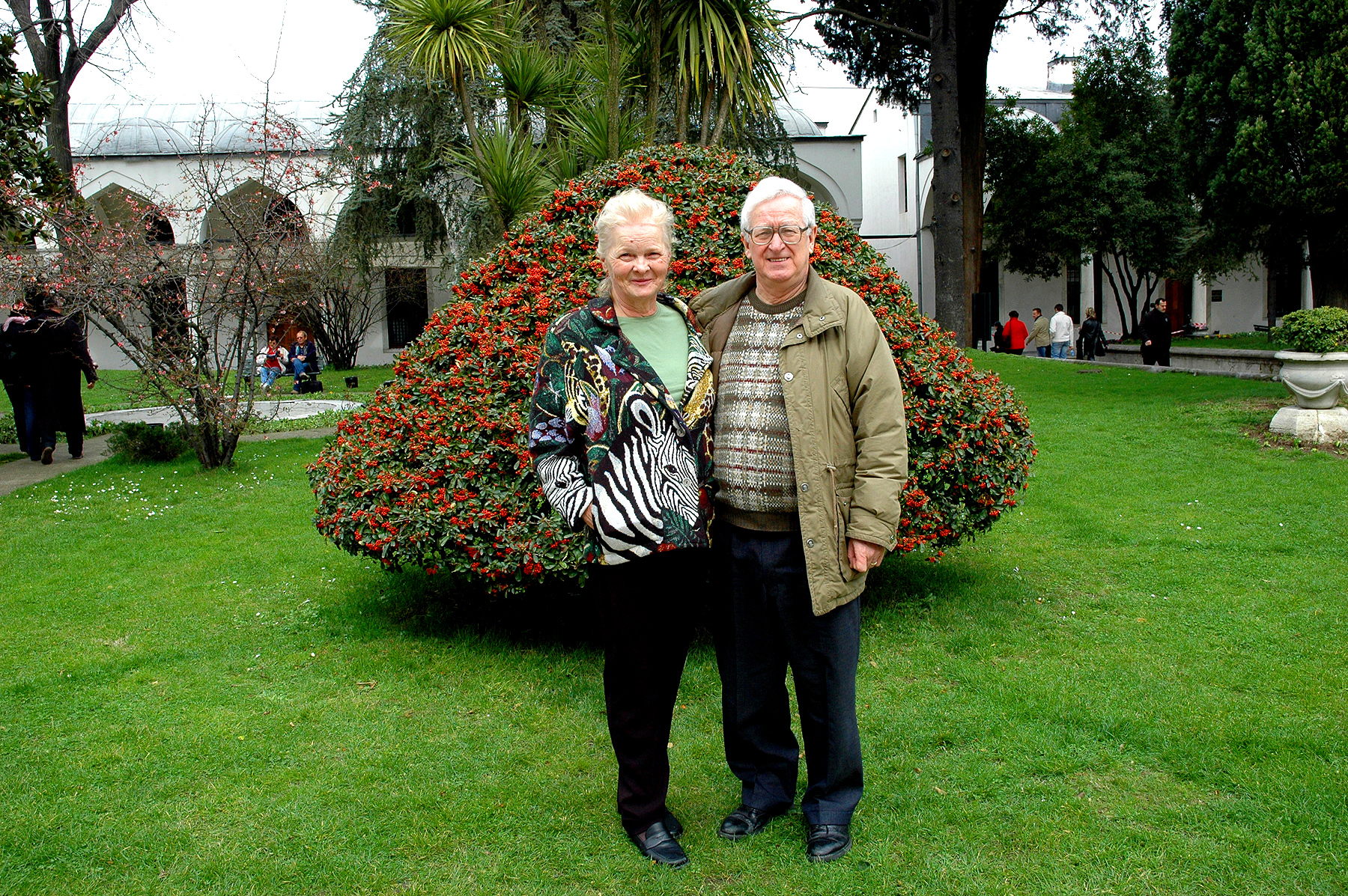 2006=0537-Istanbul-Dave and Glenna at Topkapi.jpg